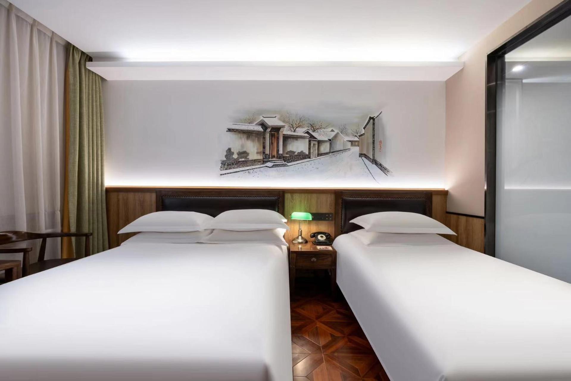 Nost Algia Hotel Near Beijing Panjiayuan Antique Market- Beijing Happy Valley, Cbd, China Zun And Sanlitun, Tian'Anmen Square, Free Ice Cream, Mineral Water, Coffee, Snacks And Laundry Service, Free Gymnastic, English Communication Well Eksteriør billede