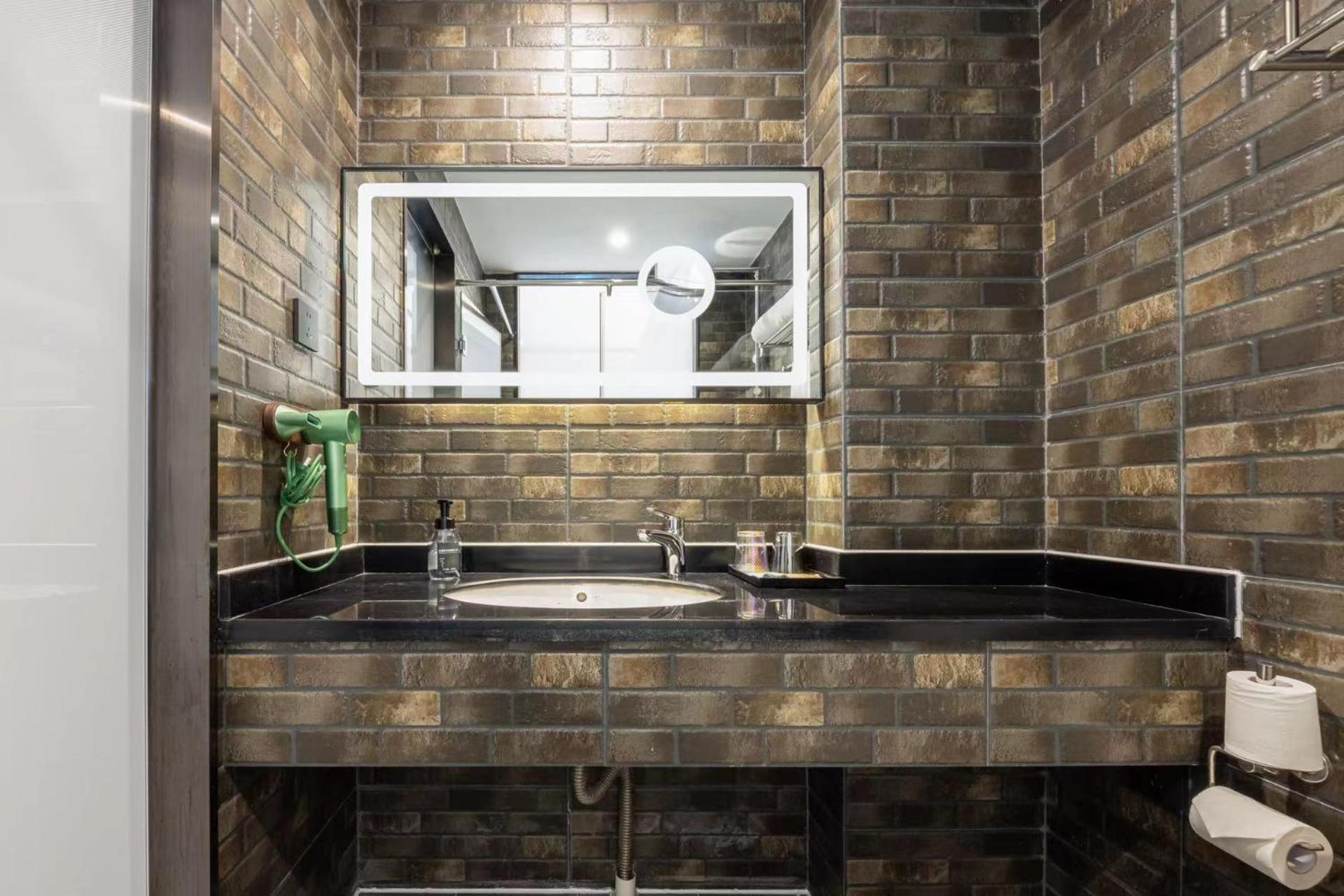 Nost Algia Hotel Near Beijing Panjiayuan Antique Market- Beijing Happy Valley, Cbd, China Zun And Sanlitun, Tian'Anmen Square, Free Ice Cream, Mineral Water, Coffee, Snacks And Laundry Service, Free Gymnastic, English Communication Well Eksteriør billede