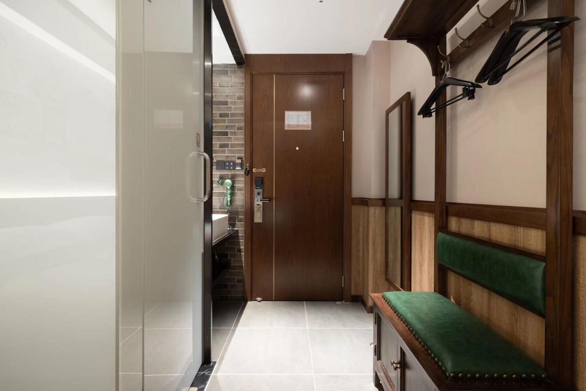 Nost Algia Hotel Near Beijing Panjiayuan Antique Market- Beijing Happy Valley, Cbd, China Zun And Sanlitun, Tian'Anmen Square, Free Ice Cream, Mineral Water, Coffee, Snacks And Laundry Service, Free Gymnastic, English Communication Well Eksteriør billede