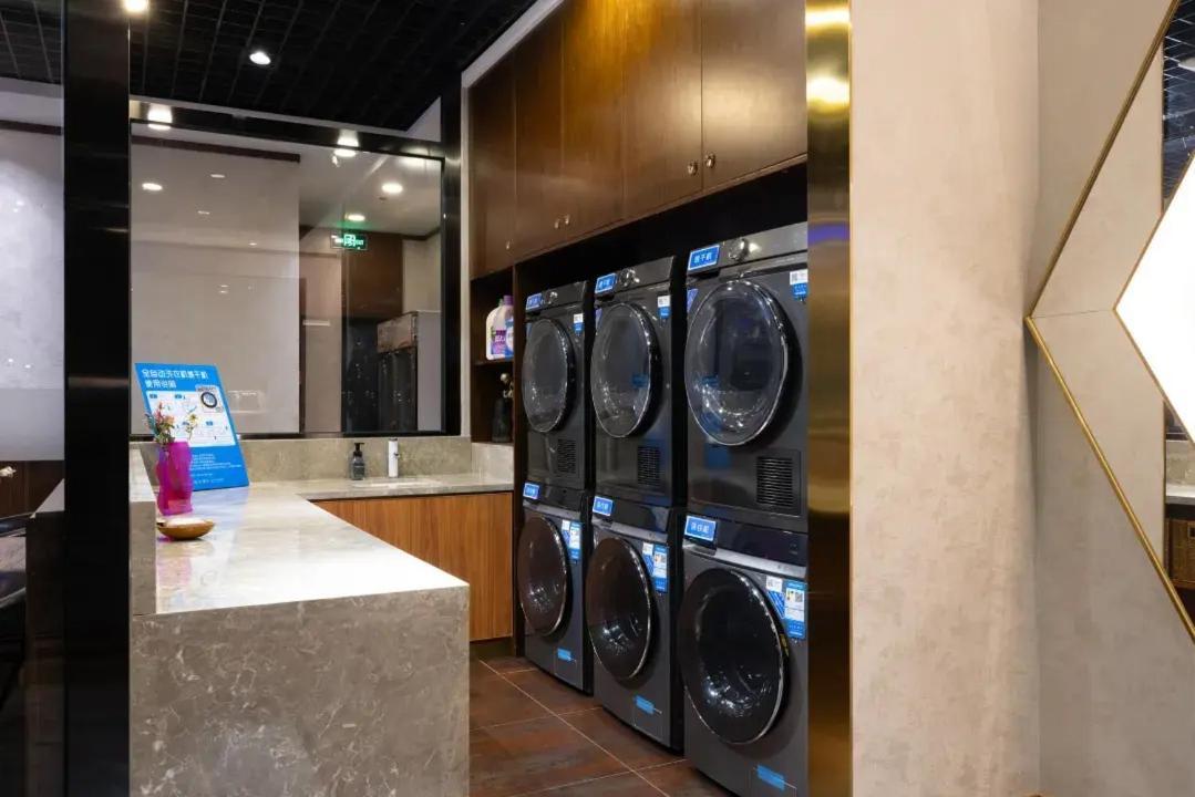 Nost Algia Hotel Near Beijing Panjiayuan Antique Market- Beijing Happy Valley, Cbd, China Zun And Sanlitun, Tian'Anmen Square, Free Ice Cream, Mineral Water, Coffee, Snacks And Laundry Service, Free Gymnastic, English Communication Well Eksteriør billede