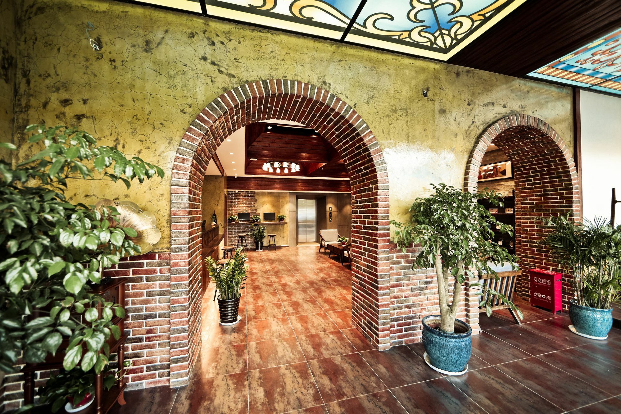 Nost Algia Hotel Near Beijing Panjiayuan Antique Market- Beijing Happy Valley, Cbd, China Zun And Sanlitun, Tian'Anmen Square, Free Ice Cream, Mineral Water, Coffee, Snacks And Laundry Service, Free Gymnastic, English Communication Well Eksteriør billede