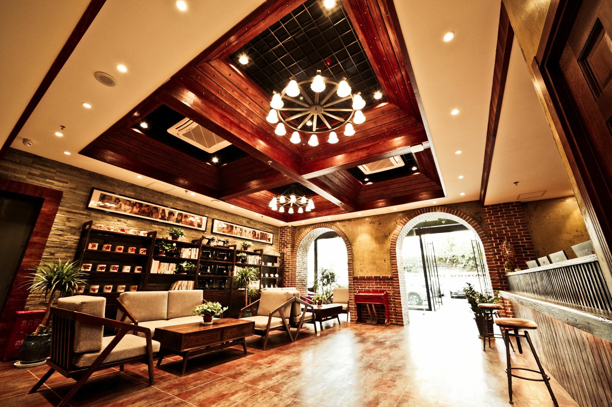 Nost Algia Hotel Near Beijing Panjiayuan Antique Market- Beijing Happy Valley, Cbd, China Zun And Sanlitun, Tian'Anmen Square, Free Ice Cream, Mineral Water, Coffee, Snacks And Laundry Service, Free Gymnastic, English Communication Well Eksteriør billede